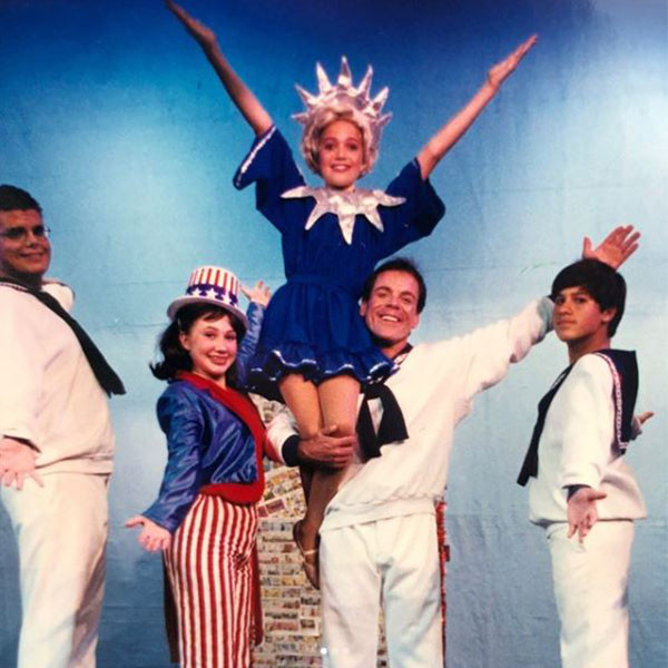 Mandy Moore Is The Queen Of Instagram With Her Epic Throwback Photos E Online Ca